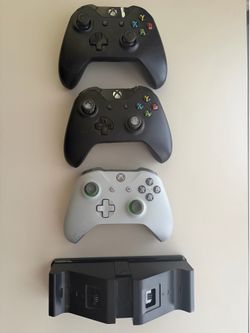 Xbox controllers + charging station