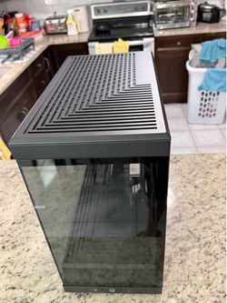 Hyte Y40 PC case
