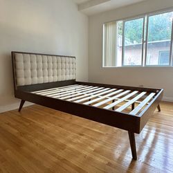  Solid Wood Queen Bed Frame With Upholstered, Tufted Headboard 