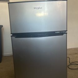 Whirlpool Mini Fridge 