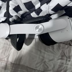Meta quest 2 With Third Party Head Strap
