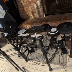 Donner Brand Drum Kit