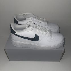 Brand New Air Force 1 Grade School Lifestyle Shoe Sizes 7y And 5.5 Y