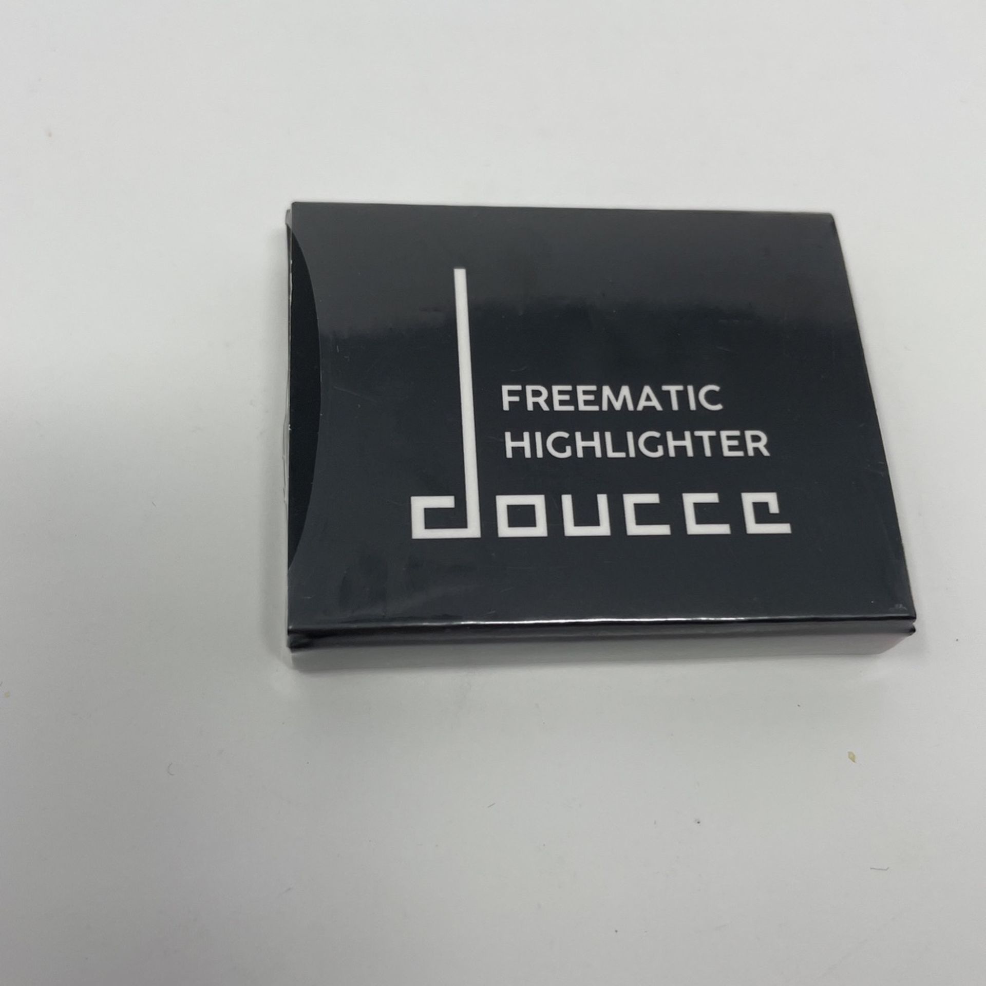 Doucce Freematic Highlighter