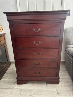 Dresser storage