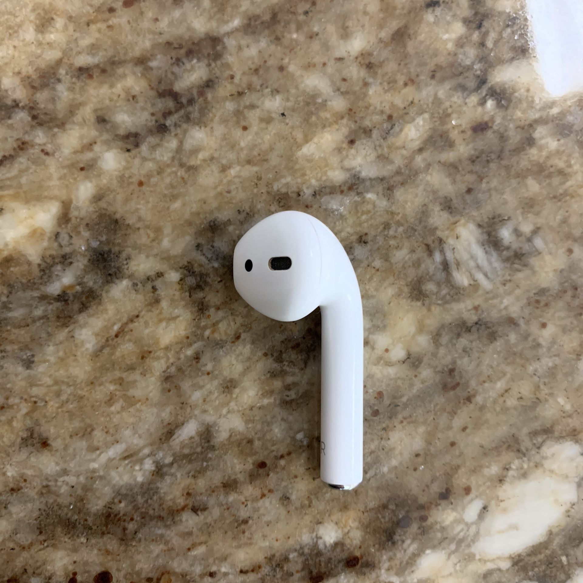 Right Apple Airpod - 1st Gen - Works Perfect 👌