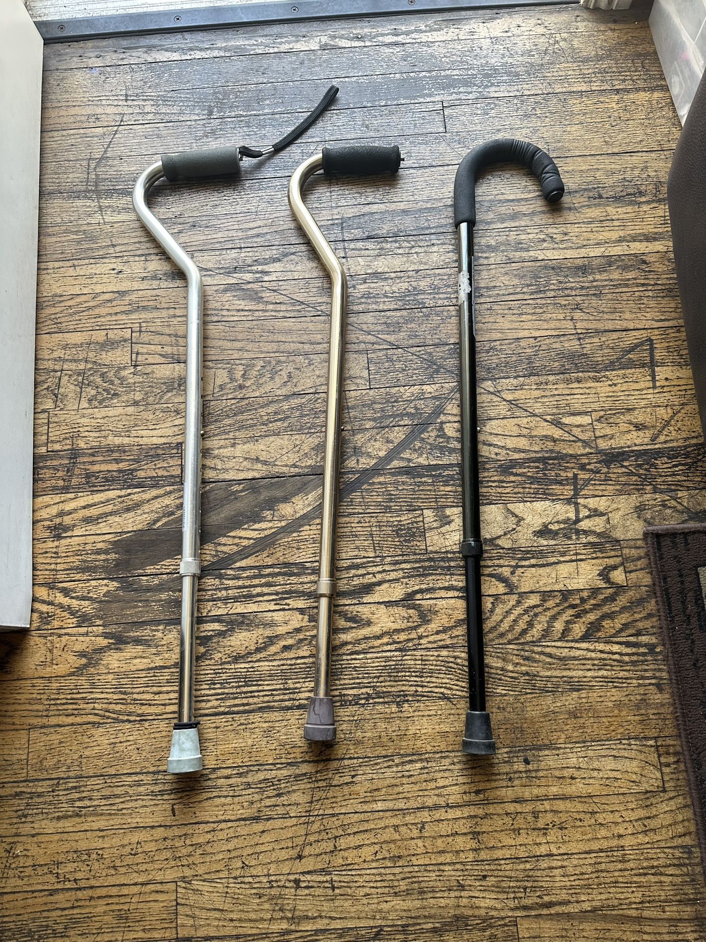 Aluminum Walking Canes In Perfect Condition Adjustable 15.00 Each