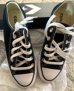 New Women’s Converse 