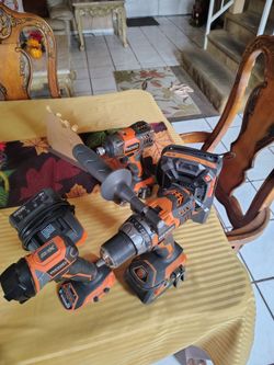 RIDGID 18V Cordless Tool Set with Charger and Radio