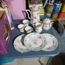 Grandma's Tea Or Coffee Set, With Cream ,sugar, 3 Cups,3 Plates, Lids All In Good Condition,  Been Packed https://offerup.com/redirect/?o=QXdheS5ubw==