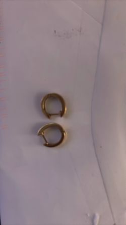 Gold earrings