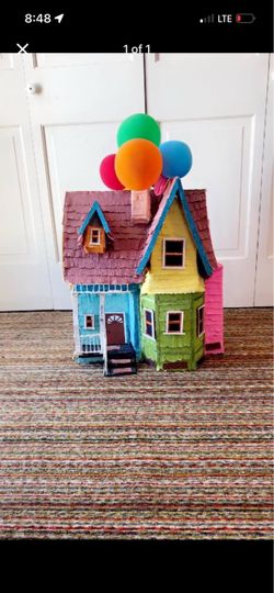 Handmade piñata Pixar Up House Model with Balloons