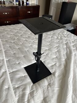 Speaker satellite stands