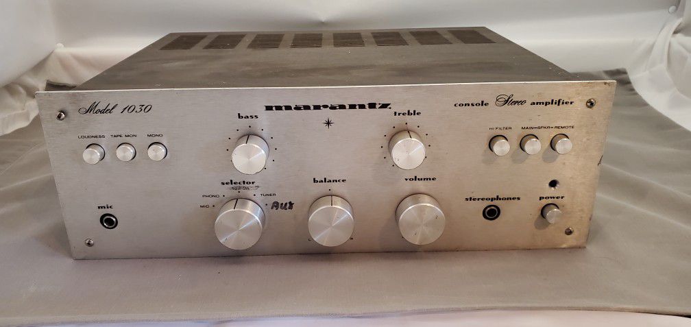 Tested Vintage Marantz 1030 amplifier, "Little Giant" - Silver