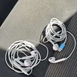Two Earbuds for iPhone