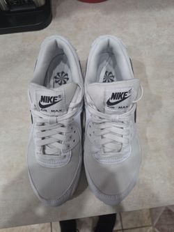 Nike woman's Air Max White Low-Top Sneakers