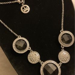 Silver Necklace With Apple/fern Green Crystals And Rhinestones,by (Trifari )