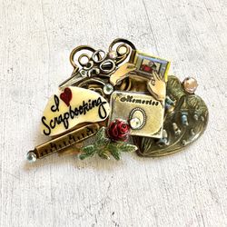 Scrapbooking Pin