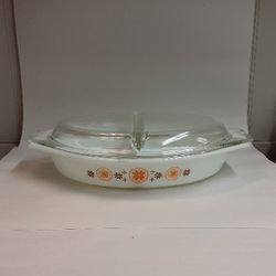 Vintage Pyrex Town & Country Divided Casserole Dish w/ Lid - Located In Shelton 