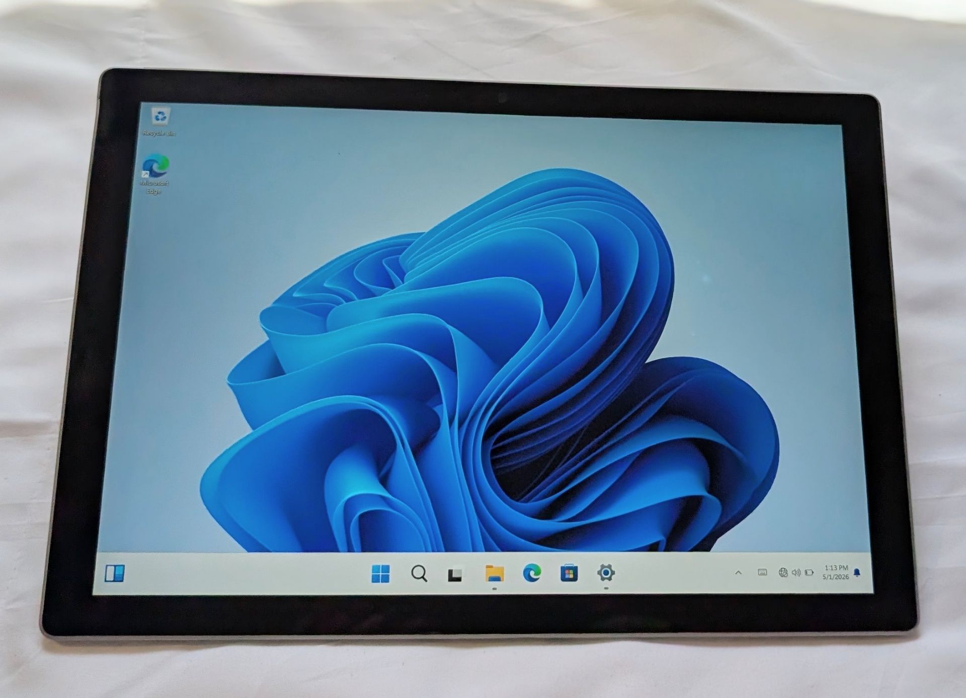 NICE MICROSOFT SURFACE PRO 7+ 7 PLUS WINDOWS TABLET i5 8GB RAM