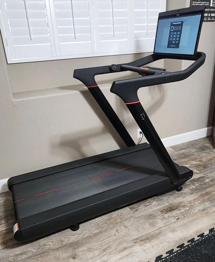 Peloton-treadmill 