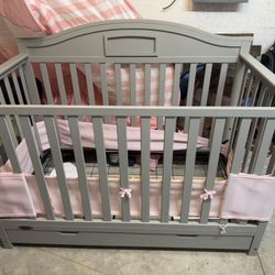 Crib 2 toddler Bed W/ Mattress & Potty Chair