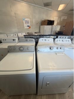 Maytag washer & gas dryer set