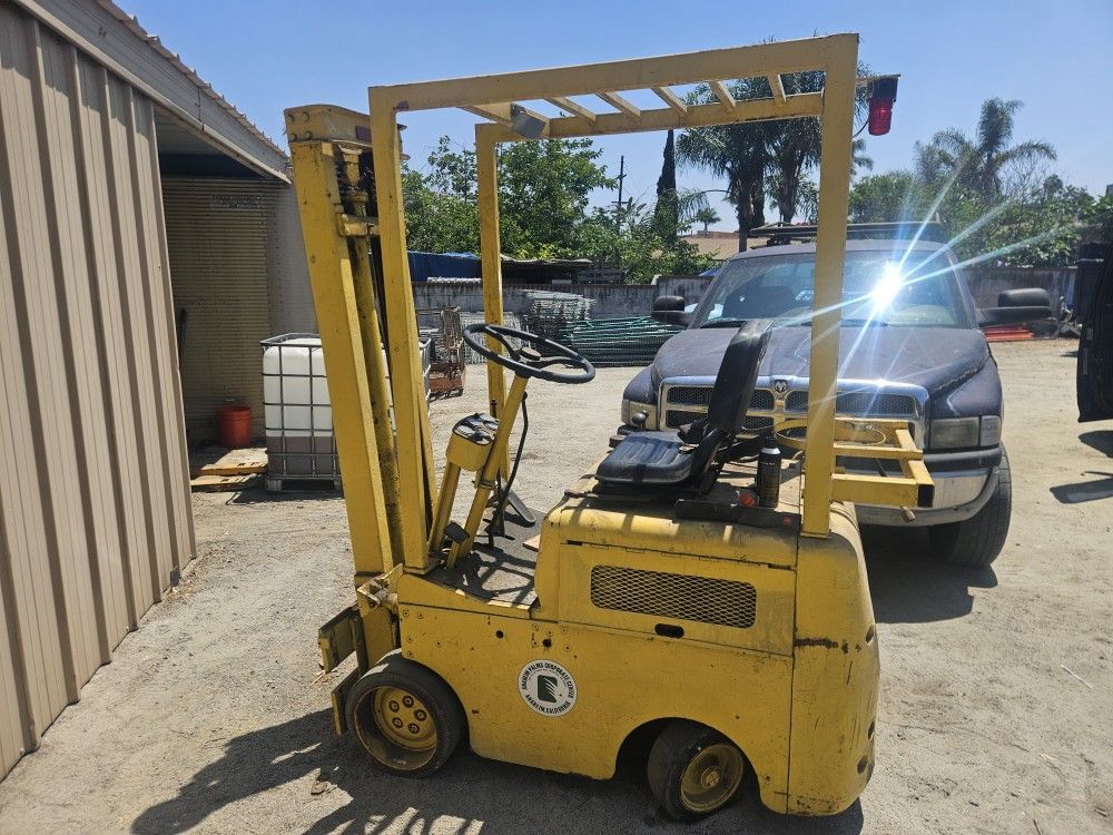 Clark Clipper Forklift