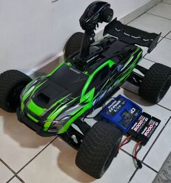 Traxxas XRT 8S with EXTRAS