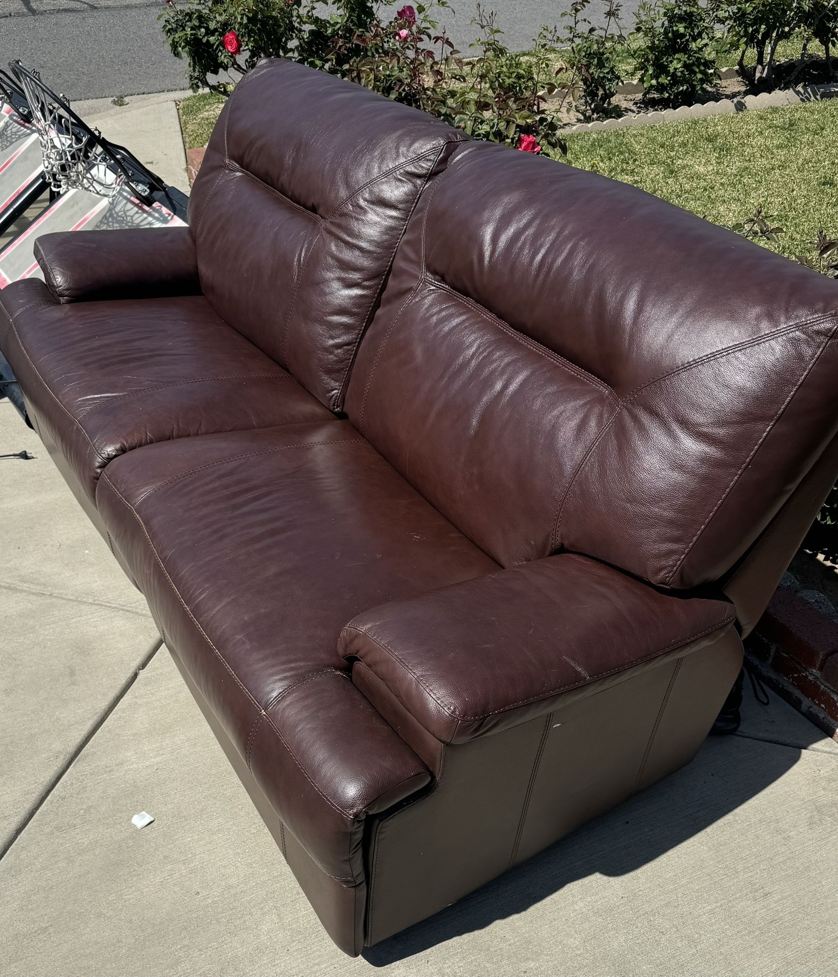 Macy’s 82” Italian Leather Couch 2 Power Incline