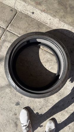 Used 235/35/20 Pirelli pz4 t1 elect pncs off of Tesla model 3