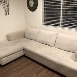 Contemporary Sectional Sofa with Chaise