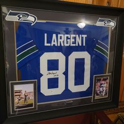 STEVE LARGENT JERSEY SIGNED FRAMED AUTOGRAPHED BECKETT CERTIFICATE COA SEAHAWKS