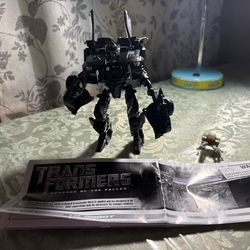Transformers “ROTF” Deluxe Class Interrogator Barricade