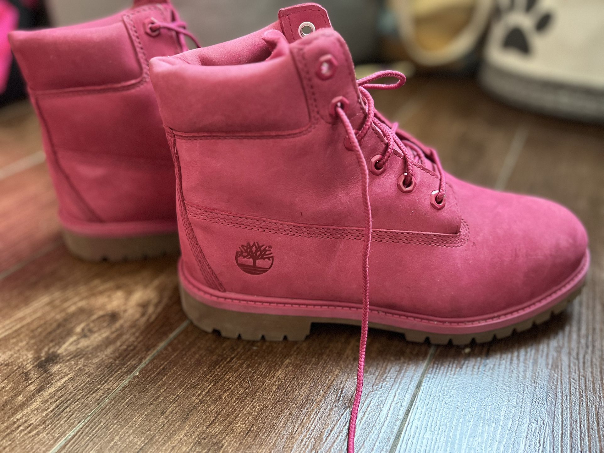 Pink Timberlands 🩷 Size 7 🩷 Brand New! Never Worn! 🩷