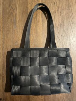 Harvey’s Seatbelt Purse