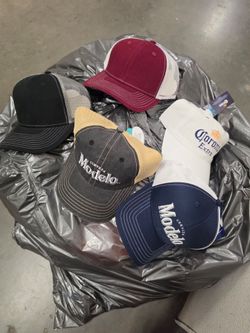 Gorras Modelo y corona
