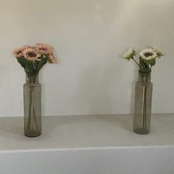 2 Imitation Flowers And Glass Vases