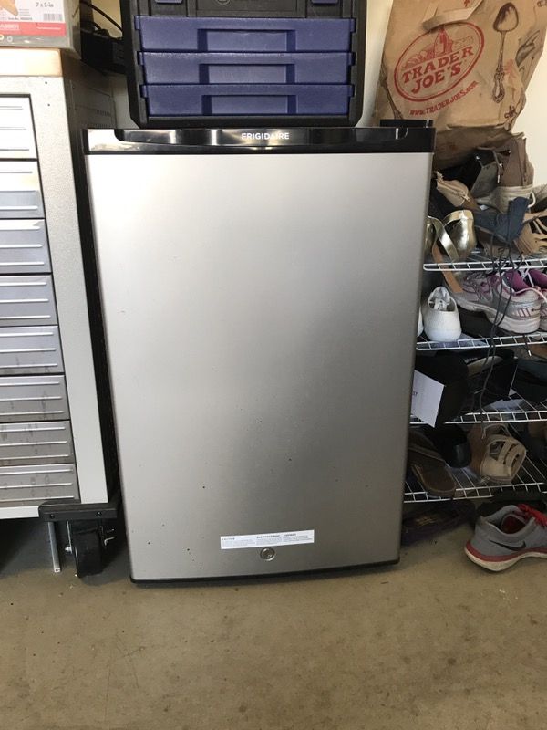 Frigidaire mini fridge