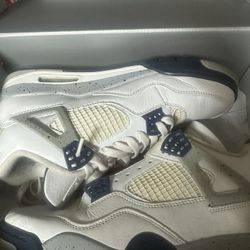 Jordan 4 Retro 