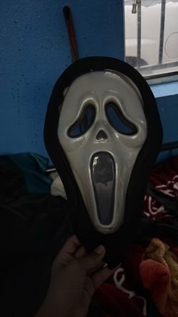 Black Hooded Ghostface Halloween  Costume with accessories and ONLY has one glove