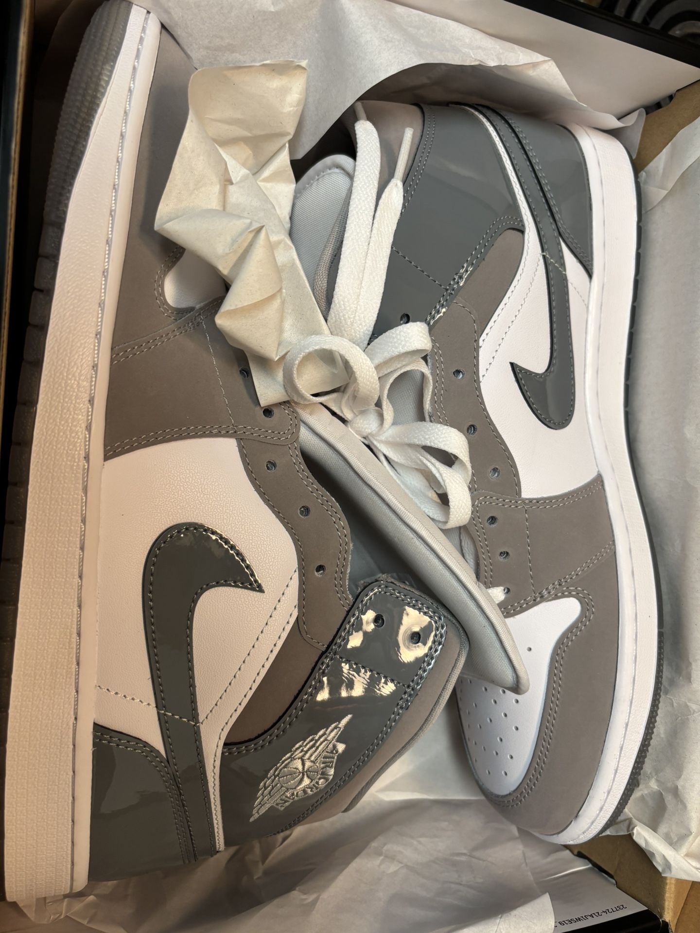 Air Jordan 1 Mid SE