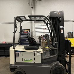 2018 Crown Sit Down Electric Forklift 