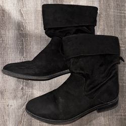 Women’s Size 7 Black Suede Rocket Dog Booties