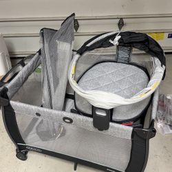 Graco Pack N Play With Bassinet