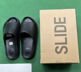 Yeezy Slides Onyx Colorway