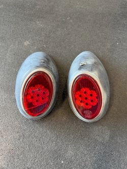 1955-61 VOLKSWAGEN BUG BEETLE TAIL LIGHT PAIR HELLA K1564 SNOWFLAKE