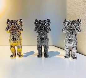 KAWS Art statue furniture decor sculpture iPhone