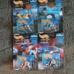 Hot Wheels Racing Pit Cruisers Collection 