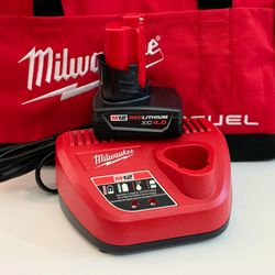 Milwaukee M12 4.0 Battery and Charger Kit